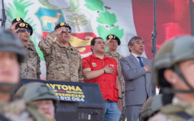 ALCALDE DE HUAMANGA PARTICIPA EN EXITOSA SEGUNDA JORNADA DE PUERTAS ABIERTAS DEL EJÉRCITO DEL PERÚ